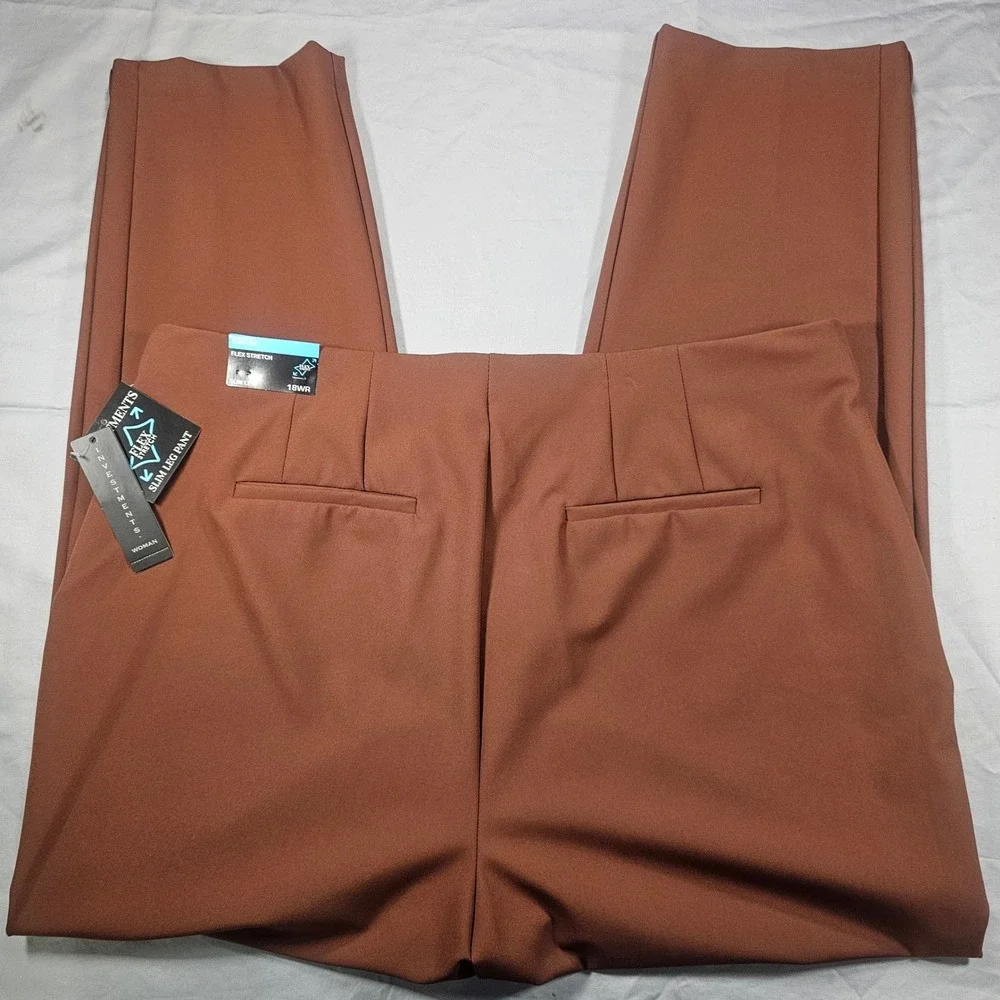 Investments Woman 18W Reg Brown Slim Leg Stretch Dress Pants Slacks NWT 1528